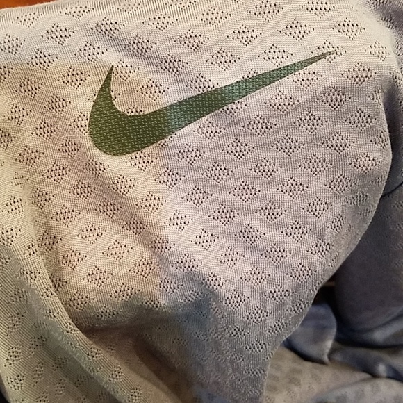 2/$30 NWT men's Nike size M dri-fit top - Picture 8 of 8